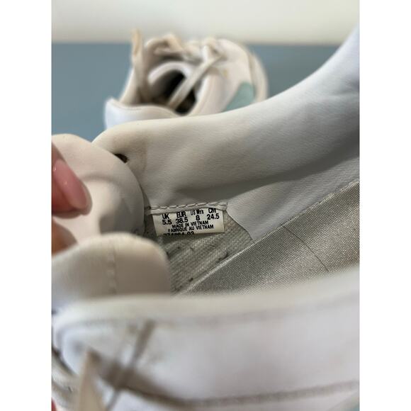 Puma Oslo platform womens sneaker size 8 white light blue - Picture 8 of 8